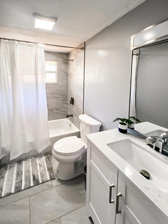 Sarasota Modern, Spacious, Comfy, Queen Beds, Backyard Rental Dış mekan fotoğraf